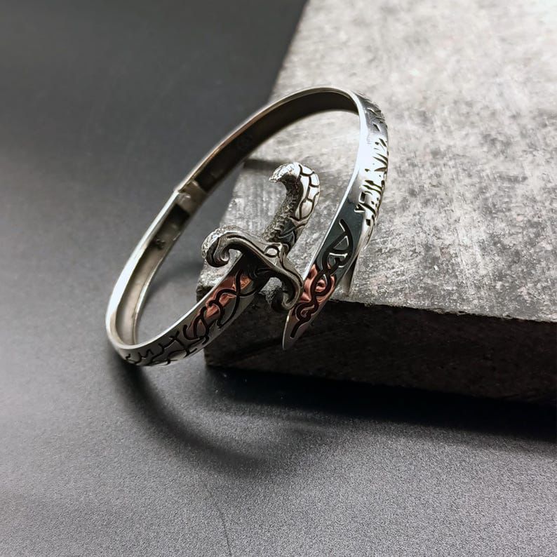 Moula Ali (AS) adjustable Islamic cuff blends